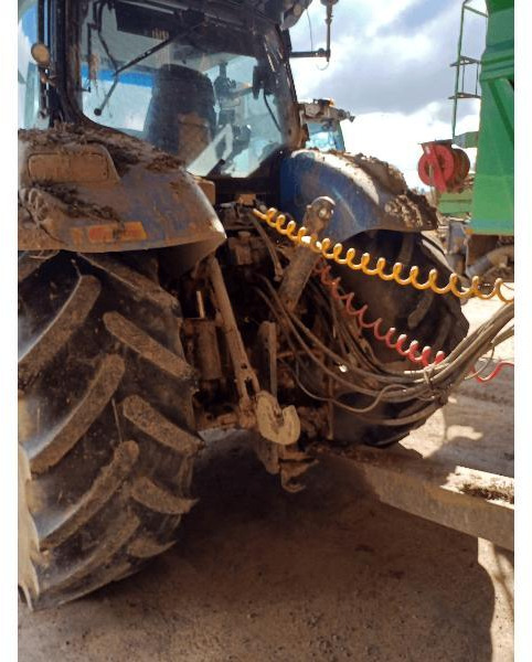 NEW-HOLLAND T7.270 AC - Tracteur agricole: photos 3 NEW-HOLLAND T7.270 AC - Tracteur agricole: photos 3