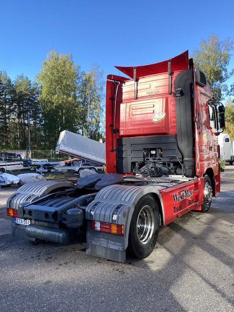 Mercedes-Benz 1832 Mega Space Cabin CLEAN - Tracteur routier: photos 4 Mercedes-Benz 1832 Mega Space Cabin CLEAN - Tracteur routier: photos 4