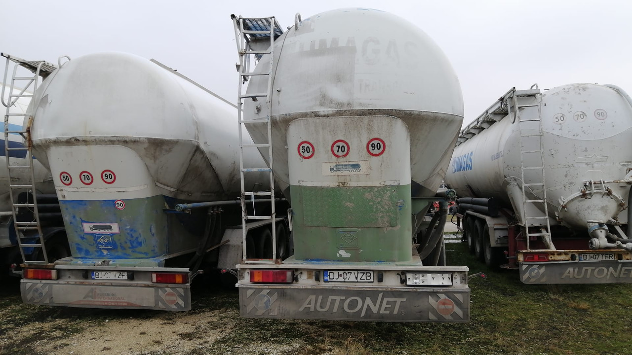 FELDBINDER Tank/Silo 57,000 l 4 Compartments for Powders/Feed/Water//Liquid Fertilizer/etc. - Citerne pulvérulente: photos 3 FELDBINDER Tank/Silo 57,000 l 4 Compartments for Powders/Feed/Water//Liquid Fertilizer/etc. - Citerne pulvérulente: photos 3