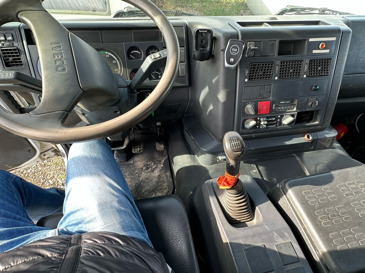 Camion benne IVECO EUROTRAKKER TIPPER: photos 14 Camion benne IVECO EUROTRAKKER TIPPER: photos 14