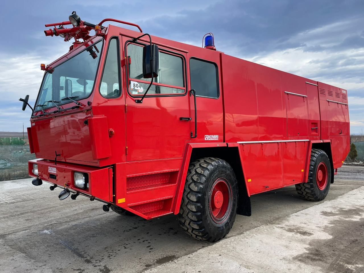 KRONENBURG K45 FIRE TRUCK - Camion de pompier: photos 1 KRONENBURG K45 FIRE TRUCK - Camion de pompier: photos 1