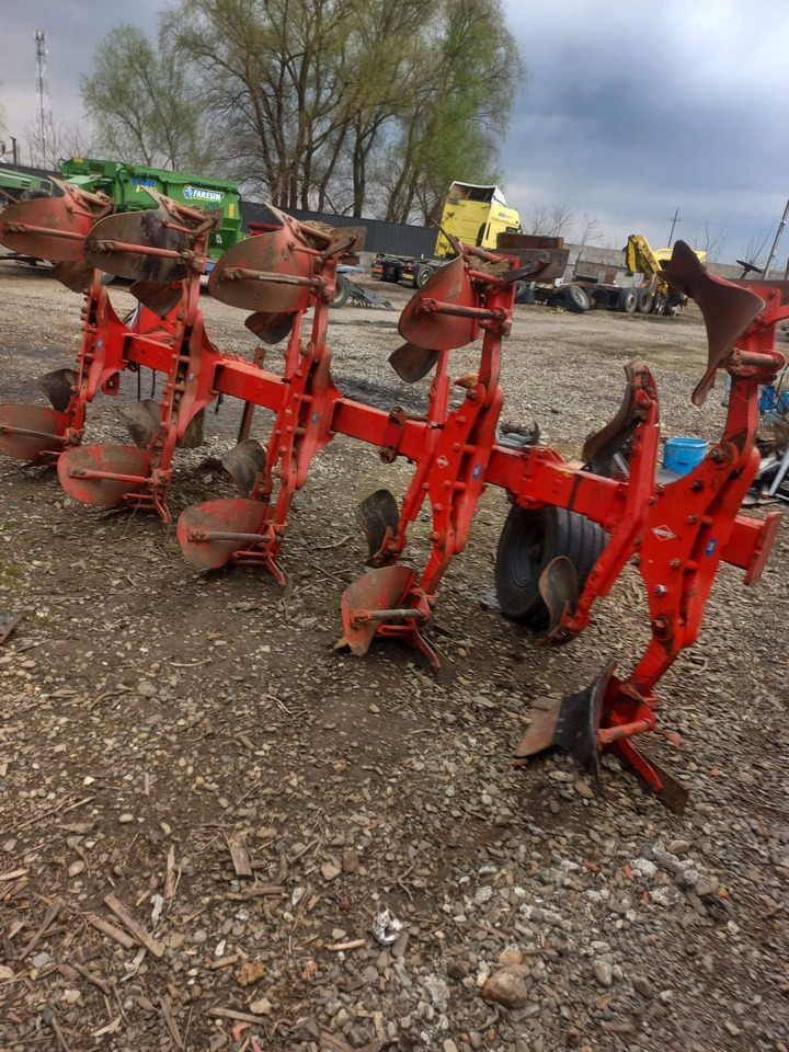 KUHN MM 151.5E.T Plow - Charrue: photos 4 KUHN MM 151.5E.T Plow - Charrue: photos 4