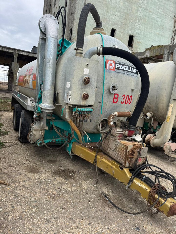 Pagliari Manure spreading tank - Tonne à lisier: photos 5 Pagliari Manure spreading tank - Tonne à lisier: photos 5