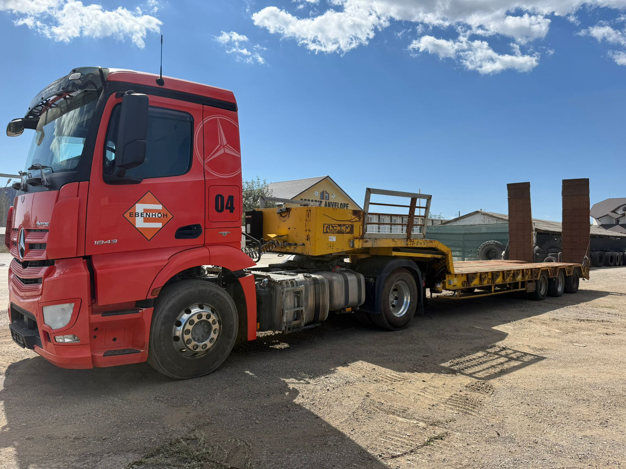 Mercedes-Benz Actros and Trailer ACTM Assembly - Tracteur routier, Semi-remorque surbaissé: photos 5 Mercedes-Benz Actros and Trailer ACTM Assembly - Tracteur routier, Semi-remorque surbaissé: photos 5