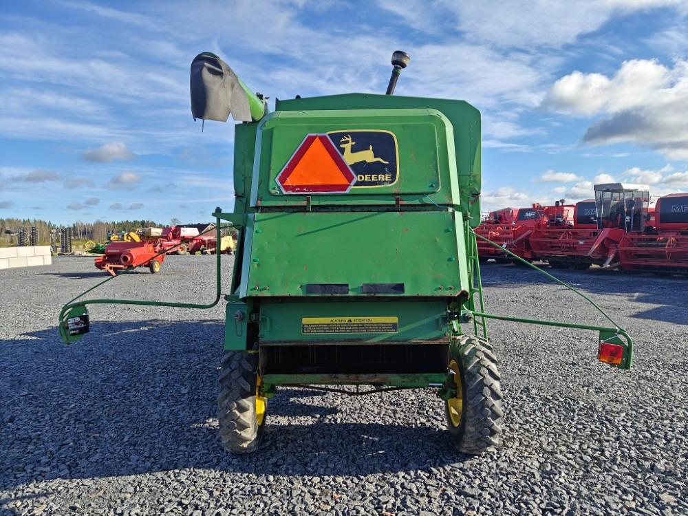 JOHN DEERE 1032 - Moissonneuse-batteuse: photos 3 JOHN DEERE 1032 - Moissonneuse-batteuse: photos 3
