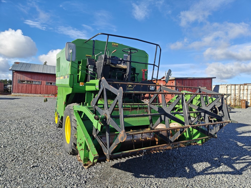 JOHN DEERE 1032 - Moissonneuse-batteuse: photos 5 JOHN DEERE 1032 - Moissonneuse-batteuse: photos 5