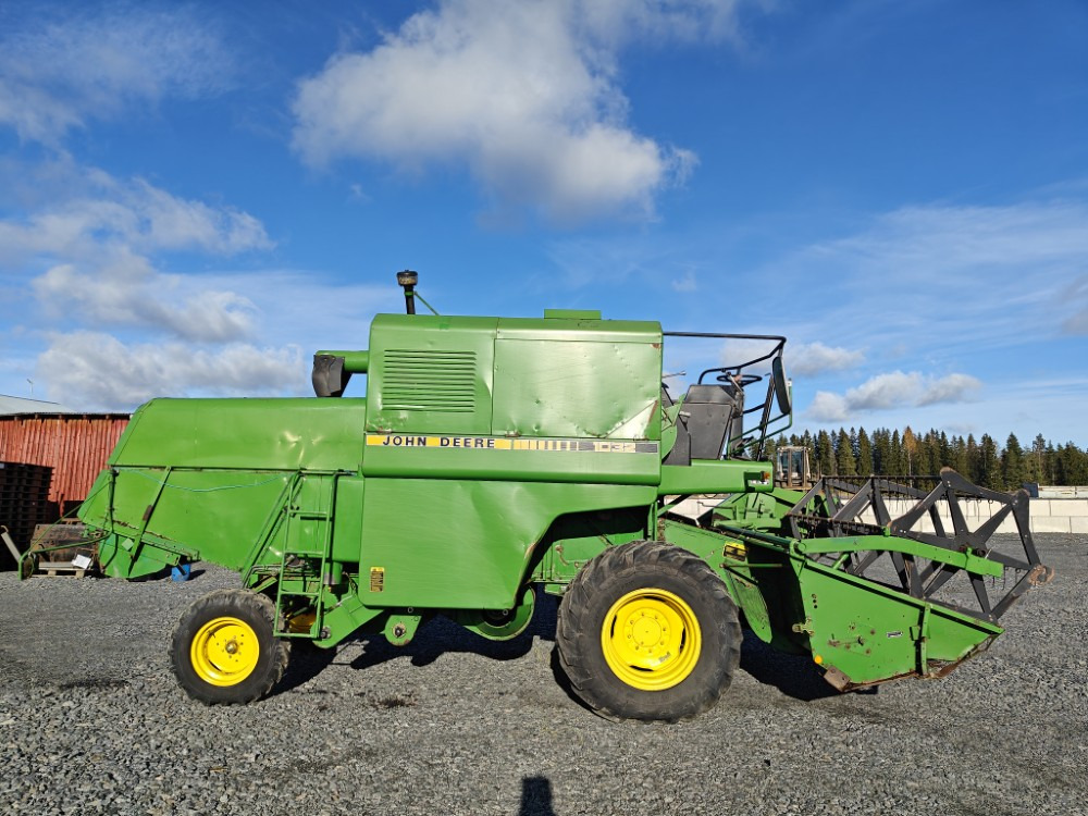 JOHN DEERE 1032 - Moissonneuse-batteuse: photos 4 JOHN DEERE 1032 - Moissonneuse-batteuse: photos 4