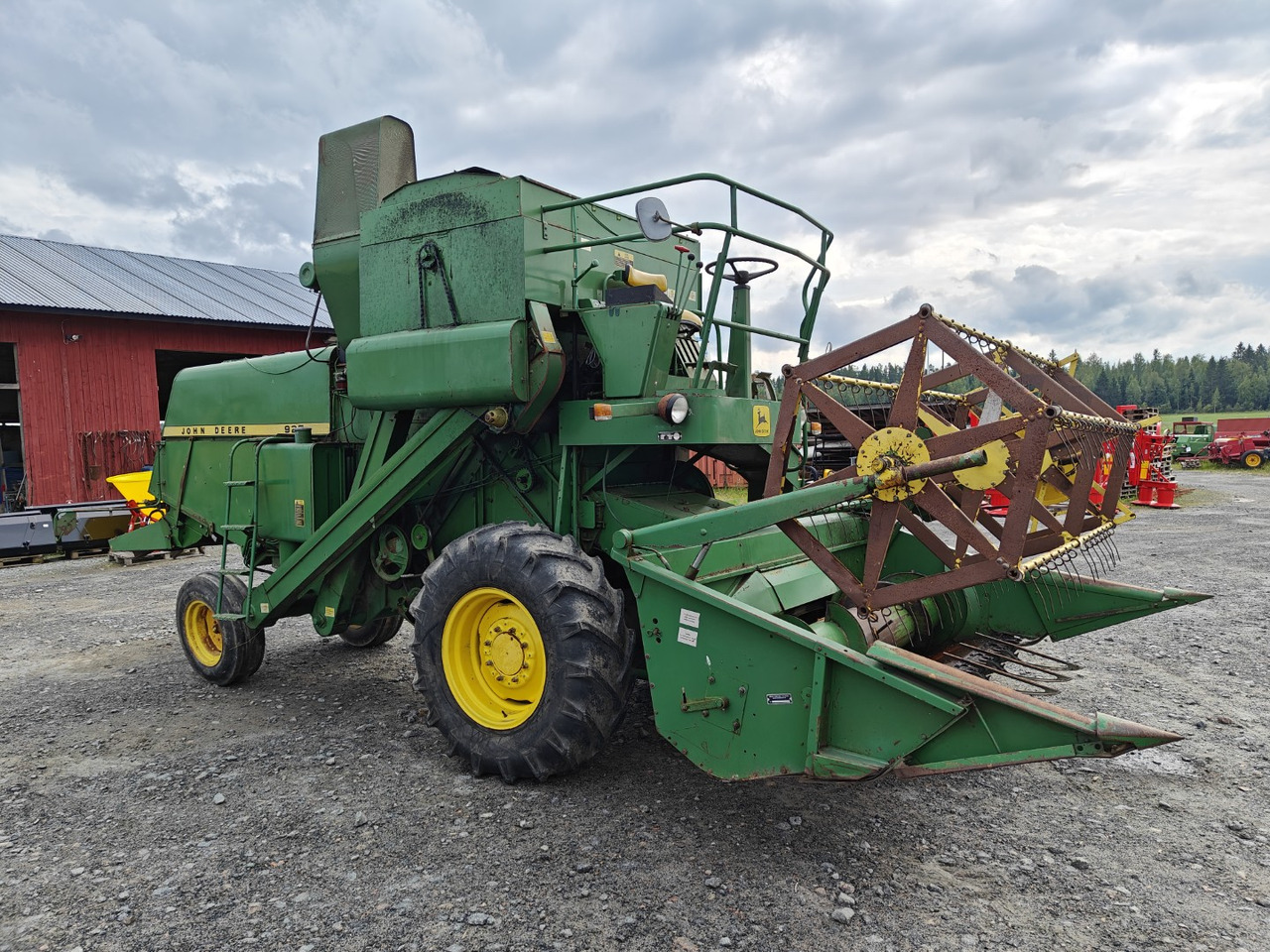 JOHN DEERE 925 leikkuupuimuri - Moissonneuse-batteuse: photos 5 JOHN DEERE 925 leikkuupuimuri - Moissonneuse-batteuse: photos 5