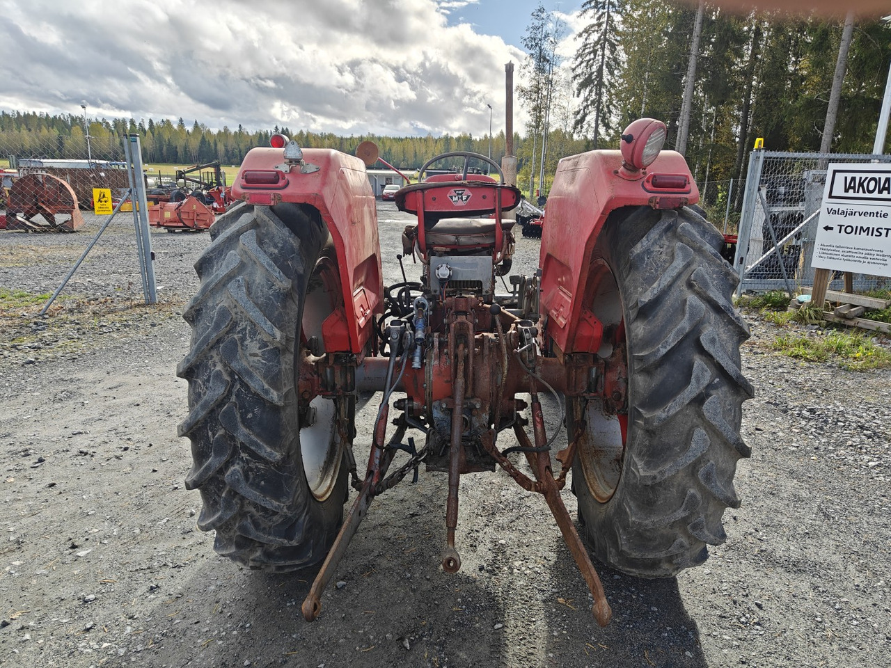 Massey Ferguson 175 Multi Power Avomalli, katso video! - Tracteur agricole: photos 3 Massey Ferguson 175 Multi Power Avomalli, katso video! - Tracteur agricole: photos 3