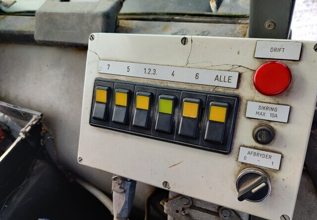 Ransomes kelaleikkuri 465cm hydraulinen - VIDEO en crédit-bail Ransomes kelaleikkuri 465cm hydraulinen - VIDEO: photos 16 Ransomes kelaleikkuri 465cm hydraulinen - VIDEO en crédit-bail Ransomes kelaleikkuri 465cm hydraulinen - VIDEO: photos 16