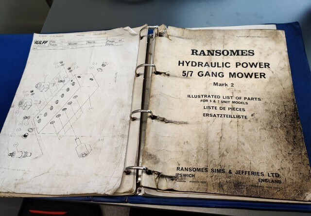 Ransomes kelaleikkuri 465cm hydraulinen - VIDEO en crédit-bail Ransomes kelaleikkuri 465cm hydraulinen - VIDEO: photos 18 Ransomes kelaleikkuri 465cm hydraulinen - VIDEO en crédit-bail Ransomes kelaleikkuri 465cm hydraulinen - VIDEO: photos 18