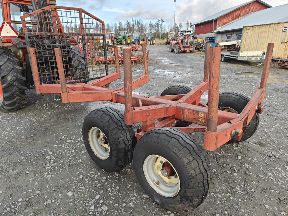 Rysky Metsävaunu telillä - Remorque forestière: photos 2 Rysky Metsävaunu telillä - Remorque forestière: photos 2