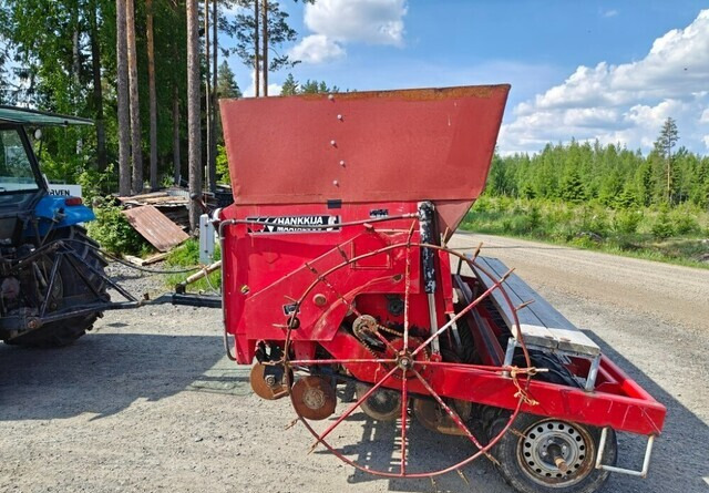 Simulta-Junkkari kylvölannoitin - 300cm - VIDEO - Semoir: photos 2 Simulta-Junkkari kylvölannoitin - 300cm - VIDEO - Semoir: photos 2