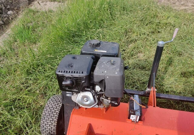 Tarmo ATV120 kesantomurskain - VIDEO - Broyeur à axe horizontal: photos 4 Tarmo ATV120 kesantomurskain - VIDEO - Broyeur à axe horizontal: photos 4