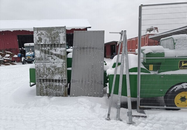 Troax verkkoaitaelementtejä ja tolppia ERÄ - Matériel de chantier: photos 4 Troax verkkoaitaelementtejä ja tolppia ERÄ - Matériel de chantier: photos 4