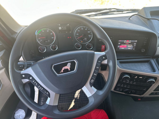 MAN TGX 26.470 6X2-4 BL tandem warranty until 10/2025 - Camion à rideaux coulissants: photos 4 MAN TGX 26.470 6X2-4 BL tandem warranty until 10/2025 - Camion à rideaux coulissants: photos 4