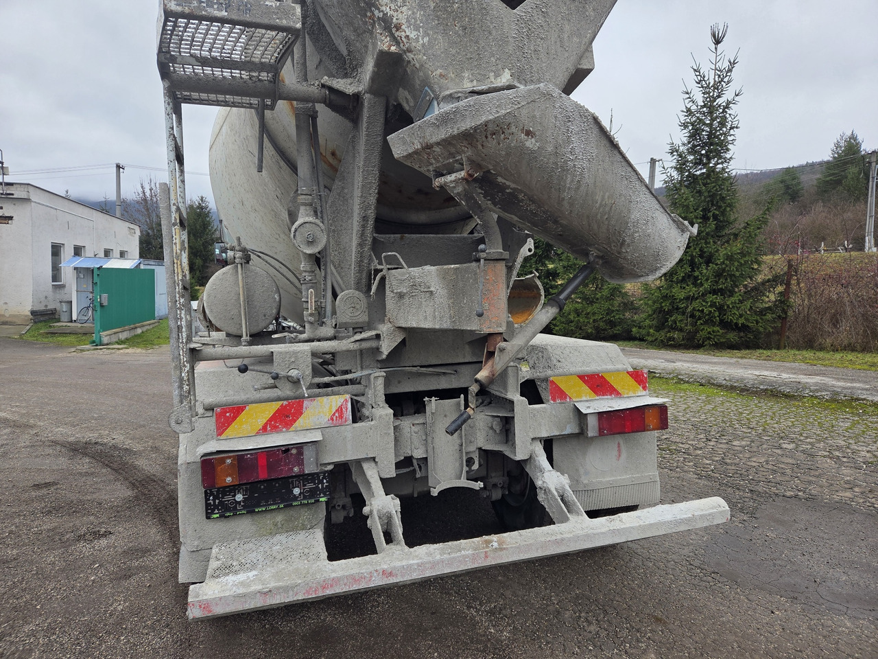 IVECO Eurotrakker 340E34 8x4 MIX - Camion malaxeur: photos 5 IVECO Eurotrakker 340E34 8x4 MIX - Camion malaxeur: photos 5