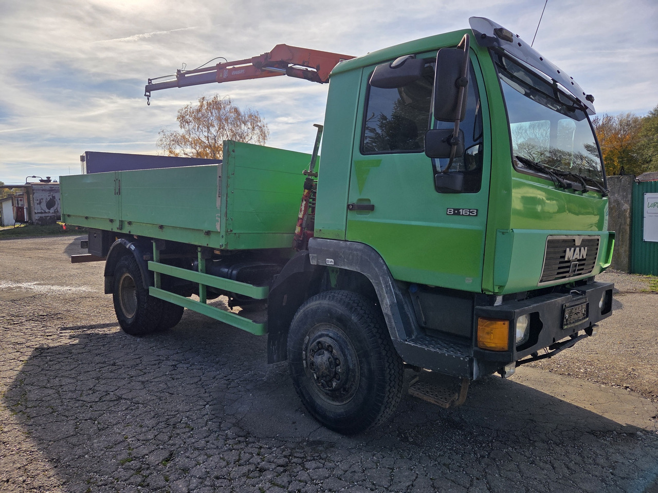 MAN 8.163 4x4 + crane FASSI F45A.22 - Camion plateau: photos 3 MAN 8.163 4x4 + crane FASSI F45A.22 - Camion plateau: photos 3