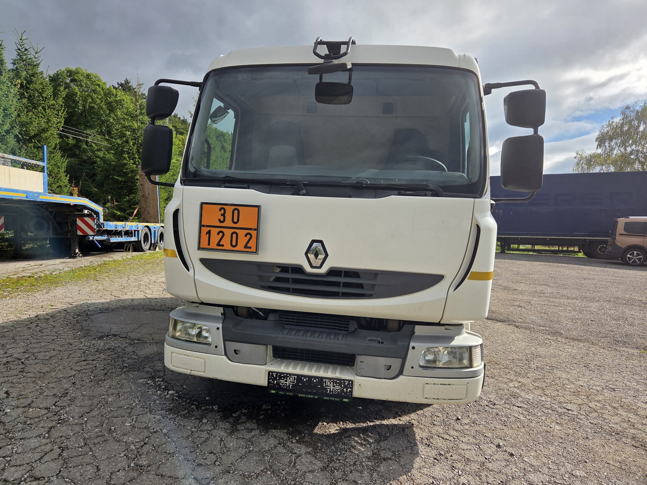 RENAULT MIDLUM 180.10 diesel tanker + dispensing + print - Camion citerne: photos 2 RENAULT MIDLUM 180.10 diesel tanker + dispensing + print - Camion citerne: photos 2
