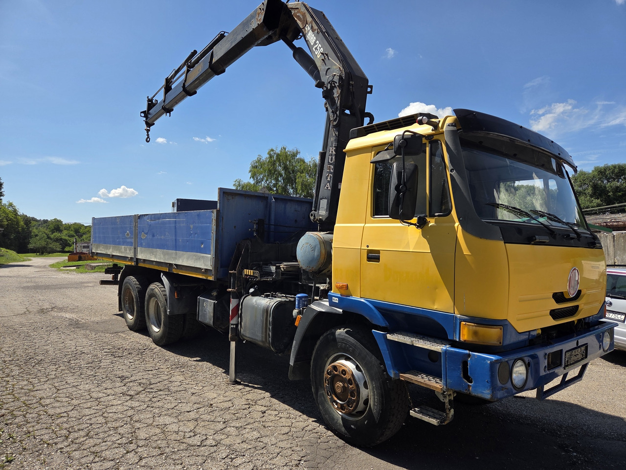 TATRA T815 260R11 6x6 + HIAB 250 - Camion plateau, Camion grue: photos 3 TATRA T815 260R11 6x6 + HIAB 250 - Camion plateau, Camion grue: photos 3