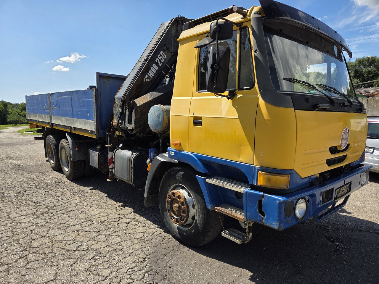 TATRA T815 260R11 6x6 + HIAB 250 - Camion plateau, Camion grue: photos 5 TATRA T815 260R11 6x6 + HIAB 250 - Camion plateau, Camion grue: photos 5