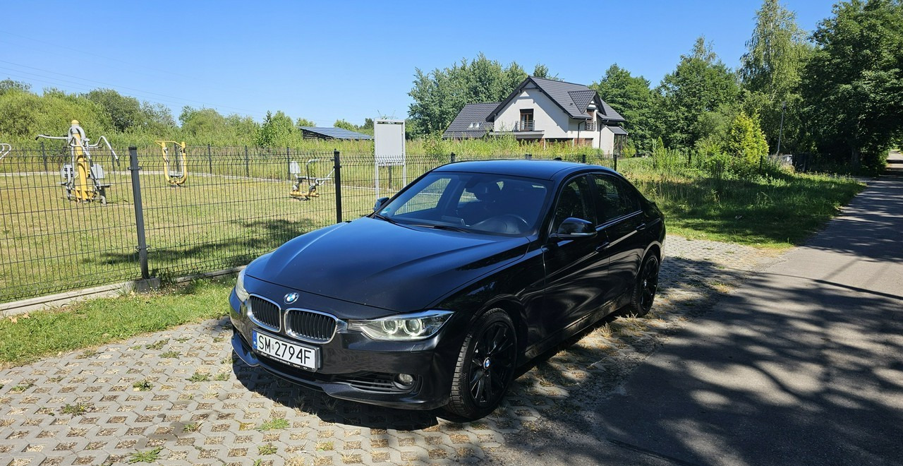 BMW SERIA 3 V (F30/F31/F34) BMW SERIA 3 BMW 330D xDrive ładny stan 4x4 sedan - Berline: photos 2 BMW SERIA 3 V (F30/F31/F34) BMW SERIA 3 BMW 330D xDrive ładny stan 4x4 sedan - Berline: photos 2