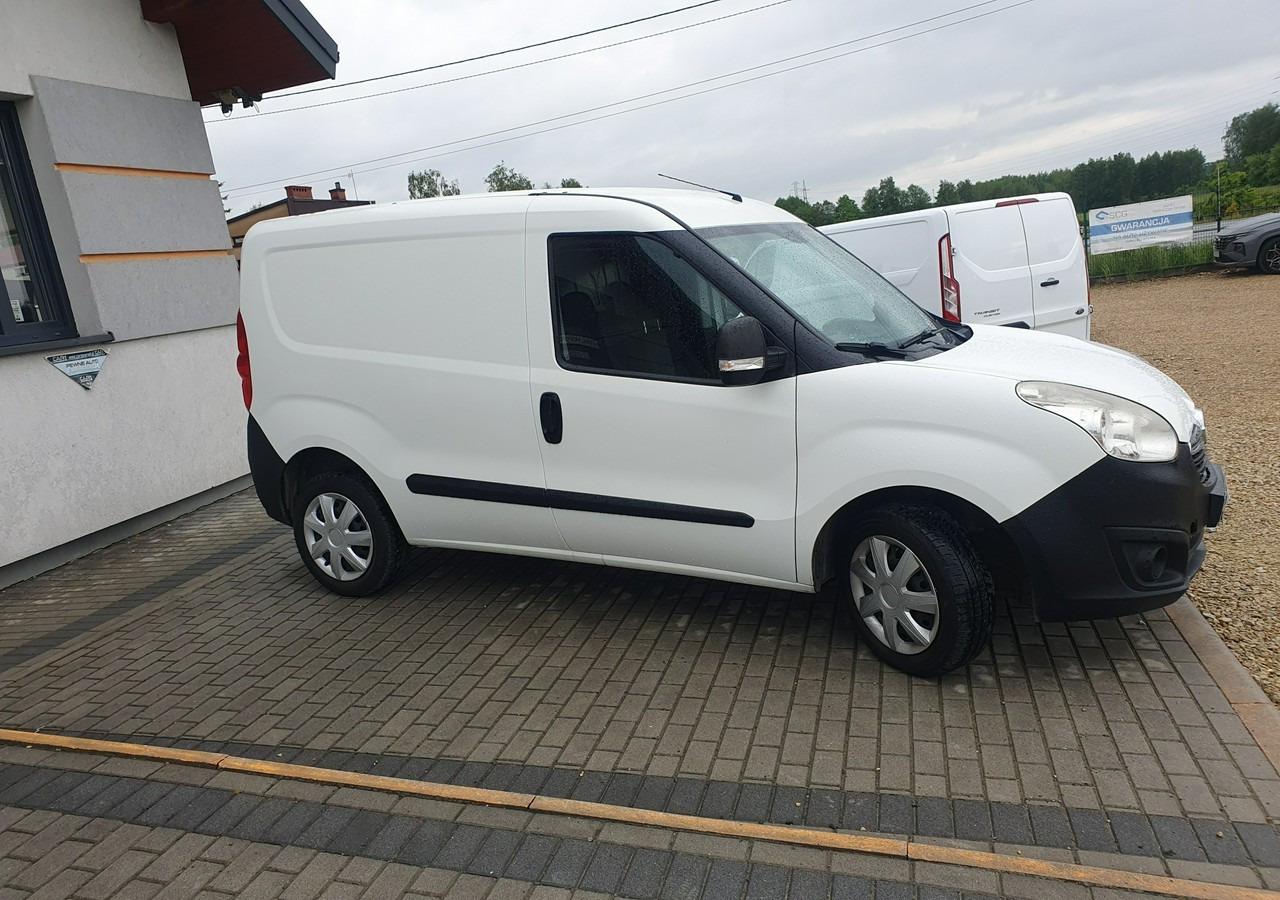 Fiat Doblo Opel Combo 1.4 Benzyna Polski Salon - Fourgon utilitaire: photos 4 Fiat Doblo Opel Combo 1.4 Benzyna Polski Salon - Fourgon utilitaire: photos 4