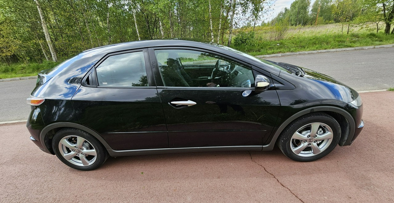 Honda Civic VIII bardzo ładna * pełnosprawna * - Voiture: photos 3 Honda Civic VIII bardzo ładna * pełnosprawna * - Voiture: photos 3
