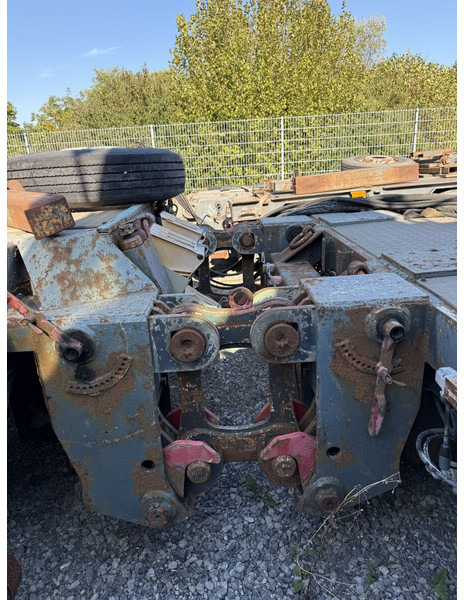 Liebherr 80km/h axeles to self erecting crane 32K 35K 42K 50K 63K 71K - Grue à tour: photos 2 Liebherr 80km/h axeles to self erecting crane 32K 35K 42K 50K 63K 71K - Grue à tour: photos 2