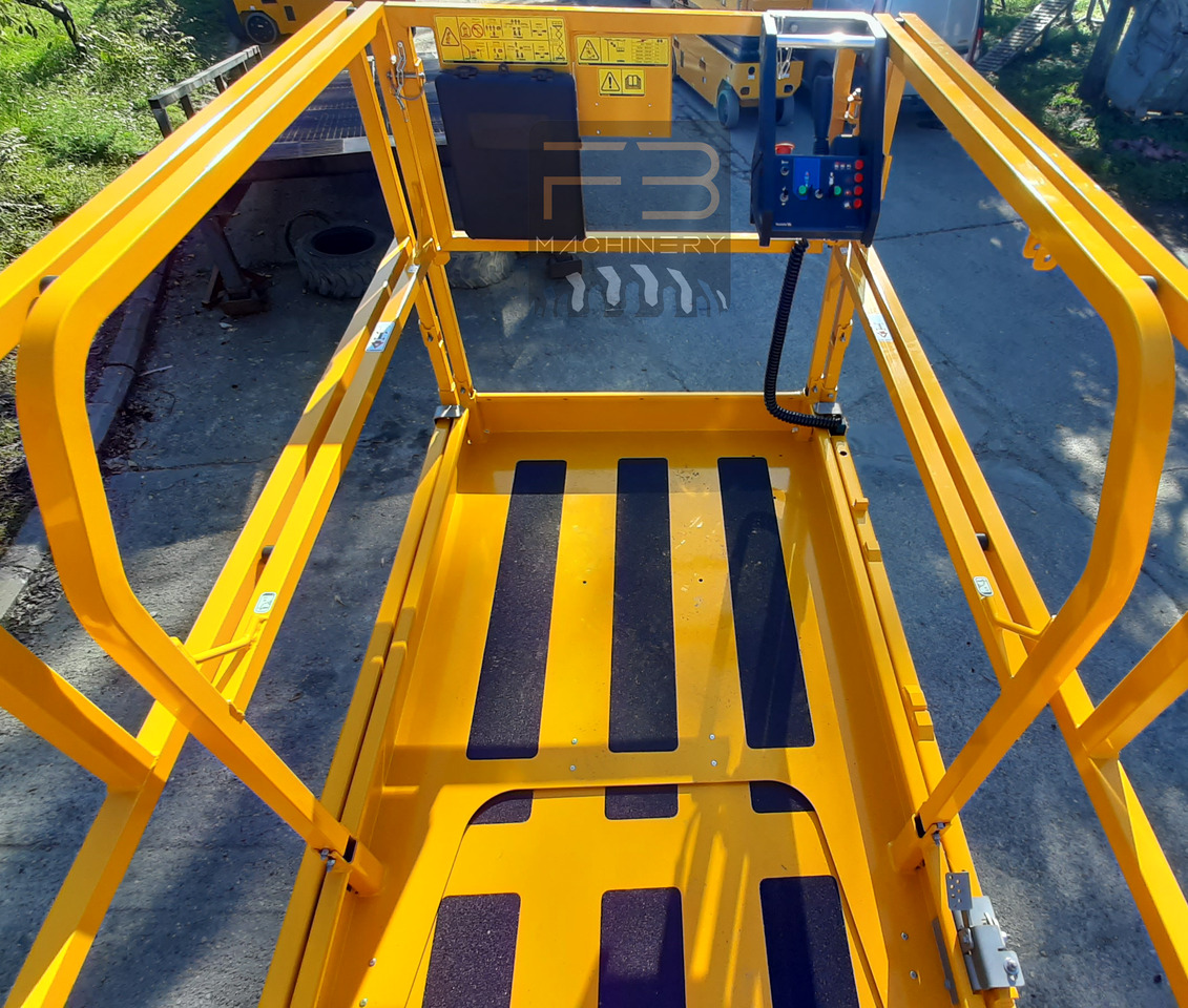 Compact 12 - Nacelle ciseaux: photos 5 Compact 12 - Nacelle ciseaux: photos 5