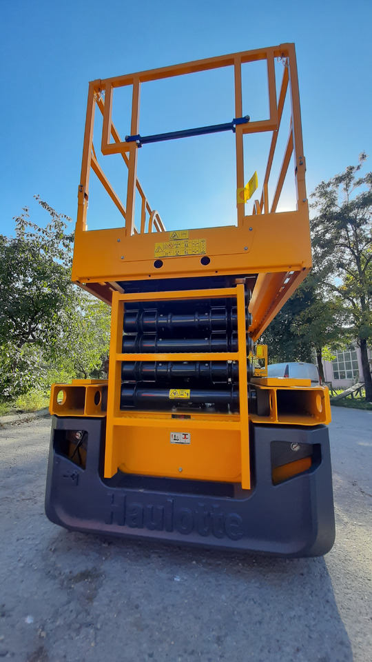 Compact 12 - Nacelle ciseaux: photos 2 Compact 12 - Nacelle ciseaux: photos 2