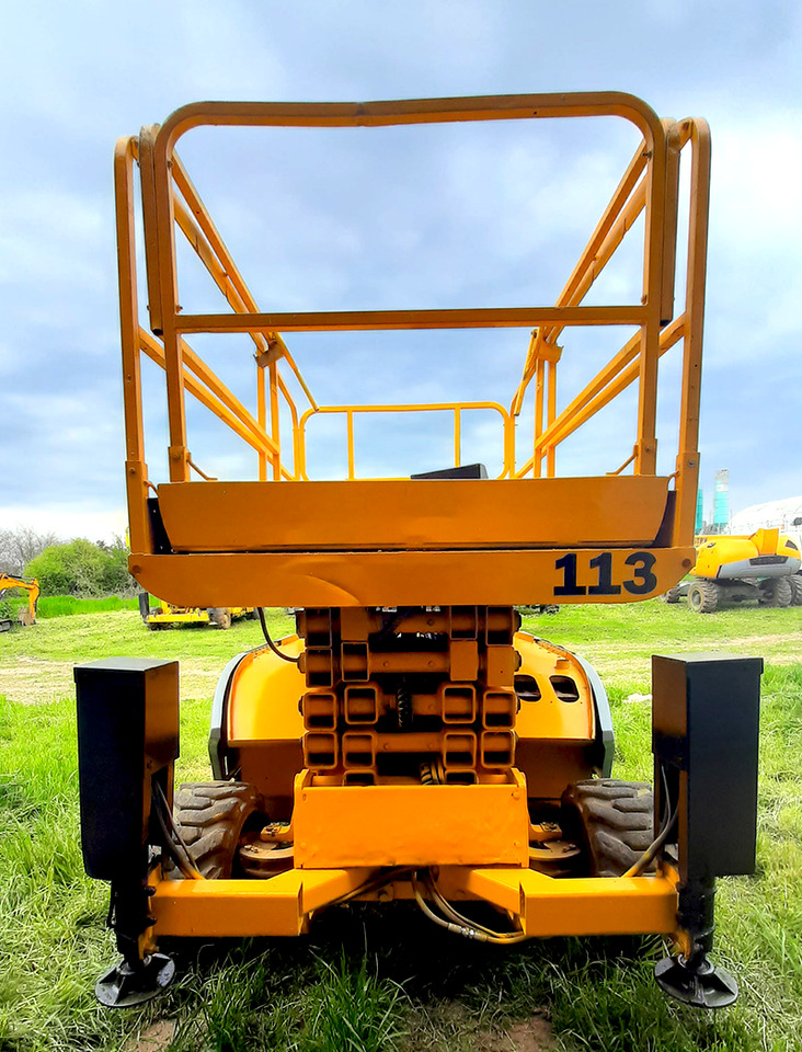 HAULOTTE Compact 12 DX - Nacelle ciseaux: photos 5 HAULOTTE Compact 12 DX - Nacelle ciseaux: photos 5