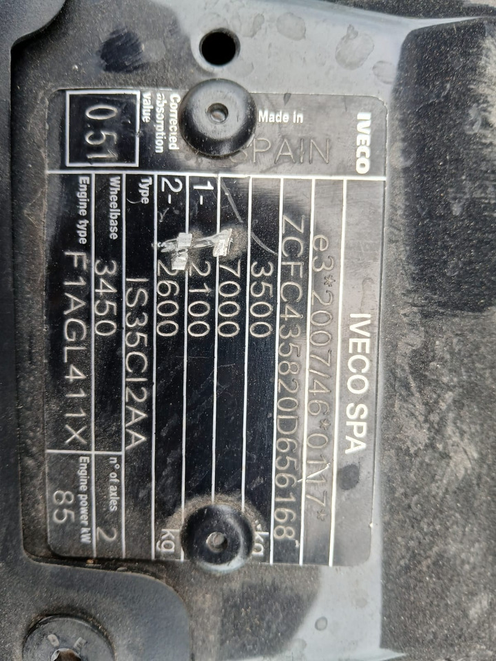 IVECO DAILY 35-120 - Camion grue: photos 2 IVECO DAILY 35-120 - Camion grue: photos 2