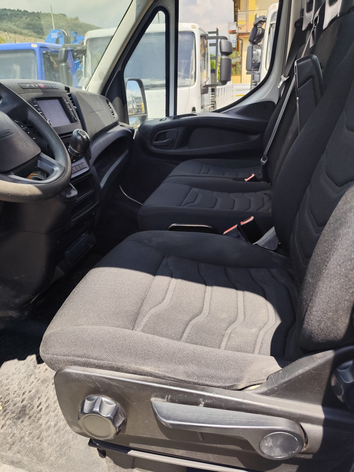 IVECO DAILY 35-130 - Utilitaire benne: photos 4 IVECO DAILY 35-130 - Utilitaire benne: photos 4