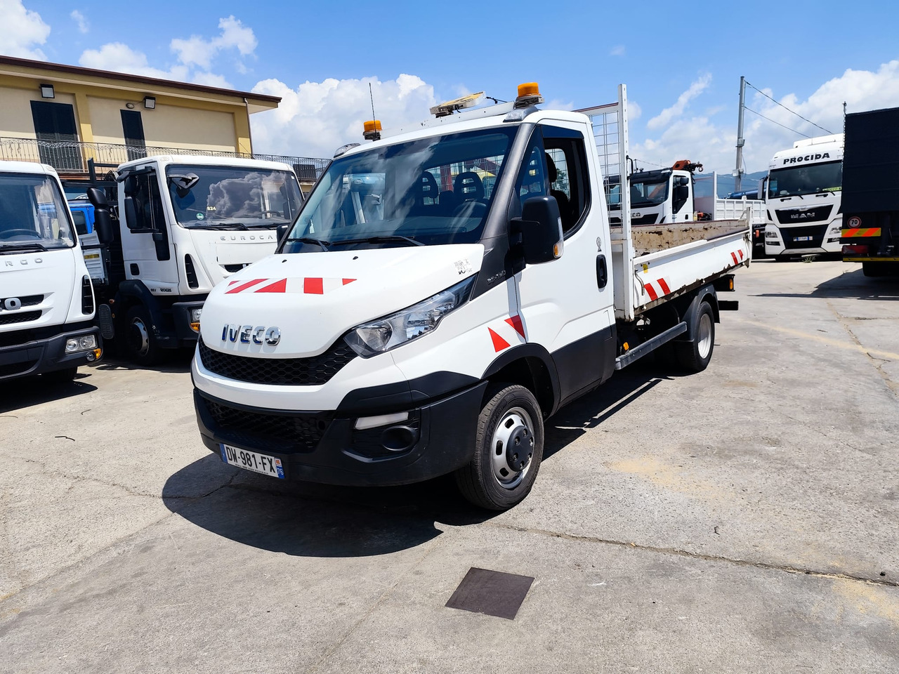 IVECO DAILY 35-130 - Utilitaire benne: photos 1 IVECO DAILY 35-130 - Utilitaire benne: photos 1