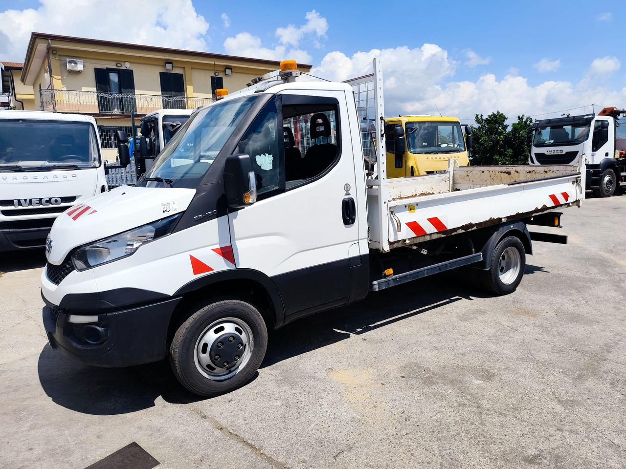 IVECO DAILY 35-130 - Utilitaire benne: photos 3 IVECO DAILY 35-130 - Utilitaire benne: photos 3