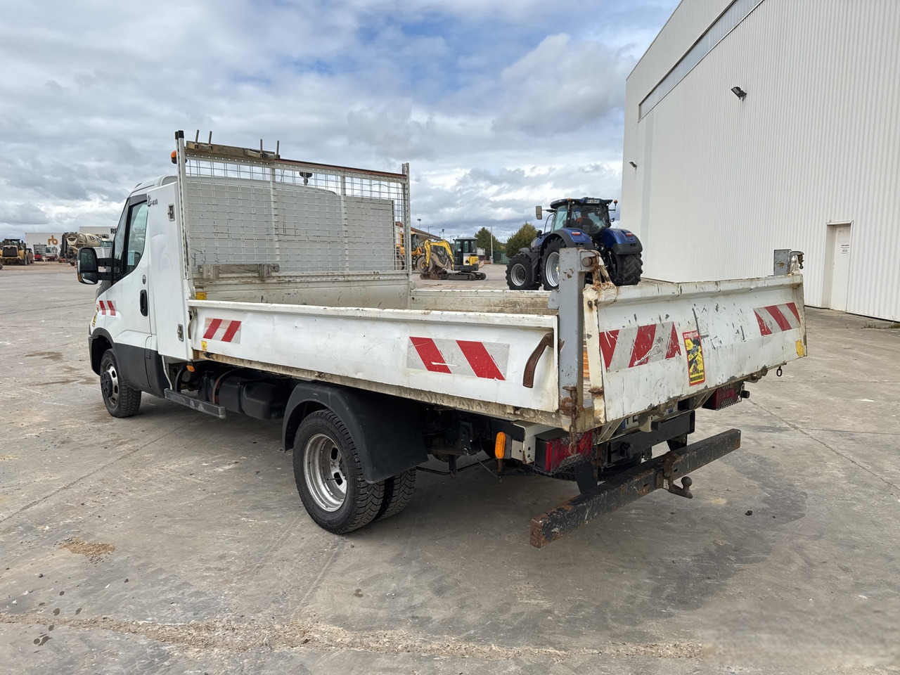 IVECO DAILY 35-150 - Utilitaire benne: photos 3 IVECO DAILY 35-150 - Utilitaire benne: photos 3
