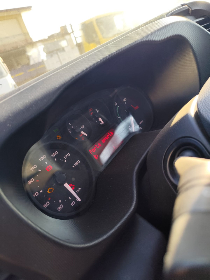 IVECO DAILY 35C15 - Camion grue, Utilitaire benne: photos 4 IVECO DAILY 35C15 - Camion grue, Utilitaire benne: photos 4