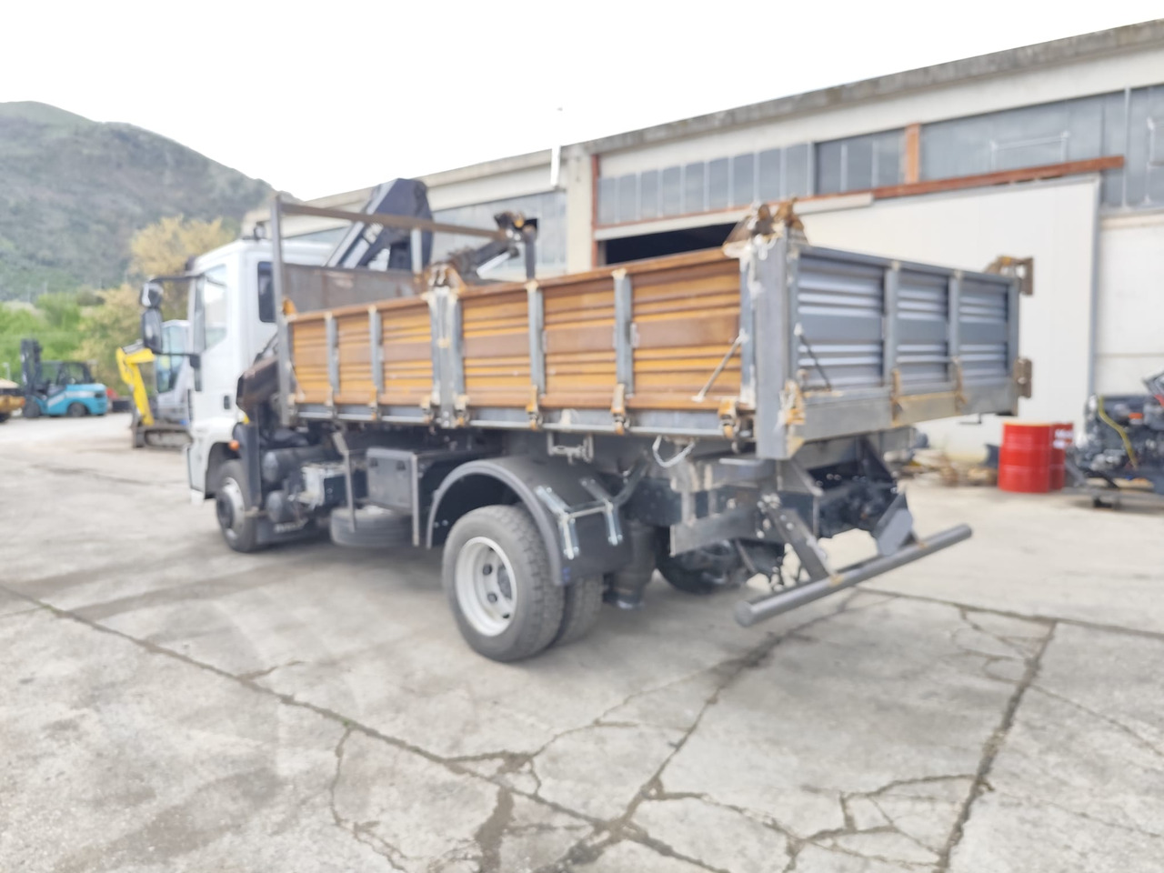 Camion grue, Camion benne IVECO EUROCARGO 120E28: photos 15