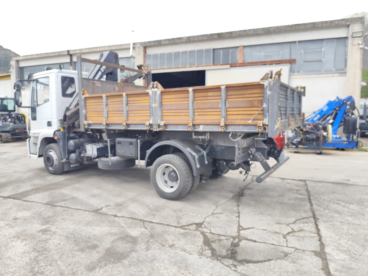 Camion grue, Camion benne IVECO EUROCARGO 120E28: photos 14