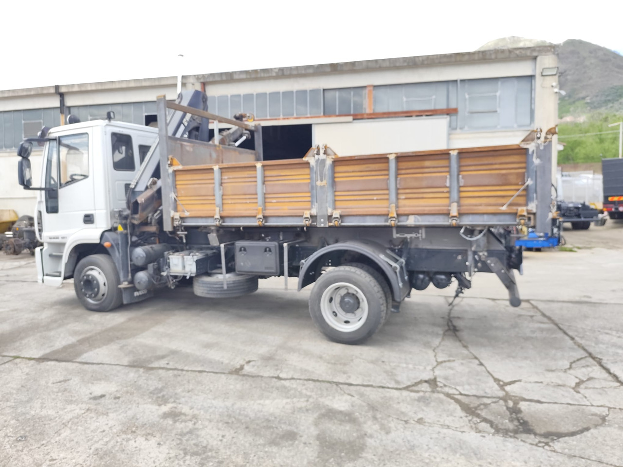 Camion grue, Camion benne IVECO EUROCARGO 120E28: photos 13