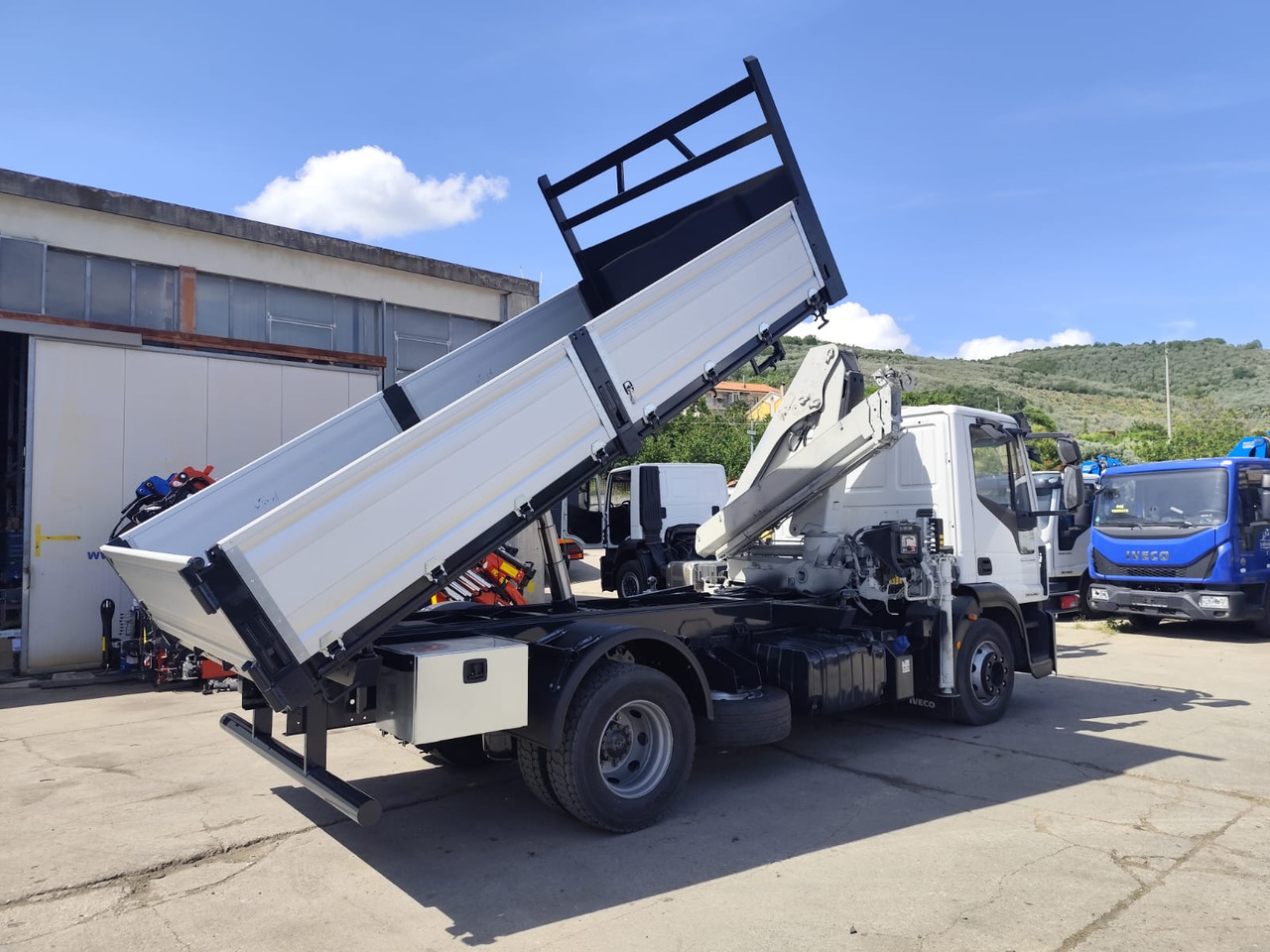 Camion benne, Camion grue IVECO EUROCARGO 140-250: photos 27