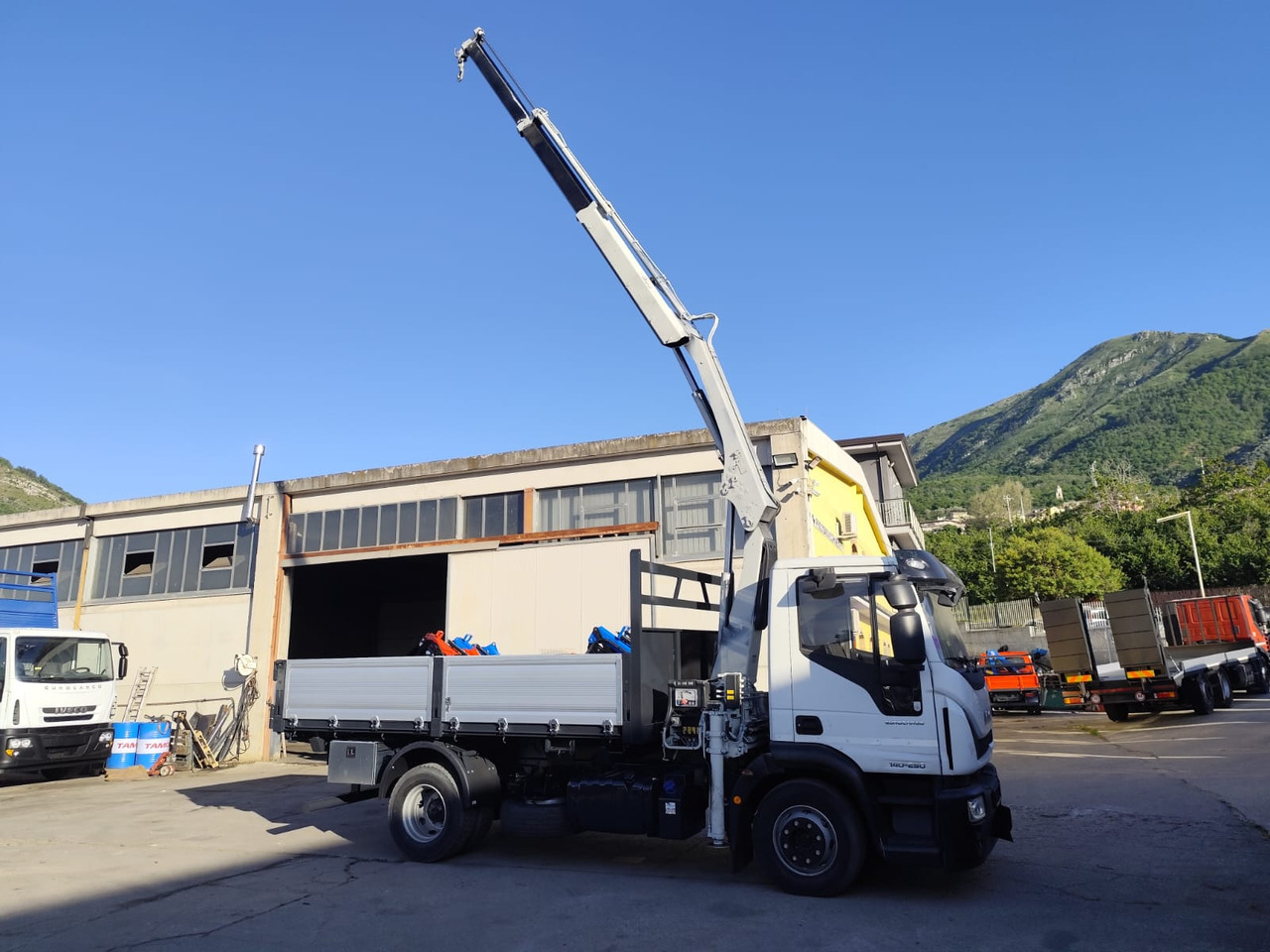 Camion benne, Camion grue IVECO EUROCARGO 140-250: photos 40