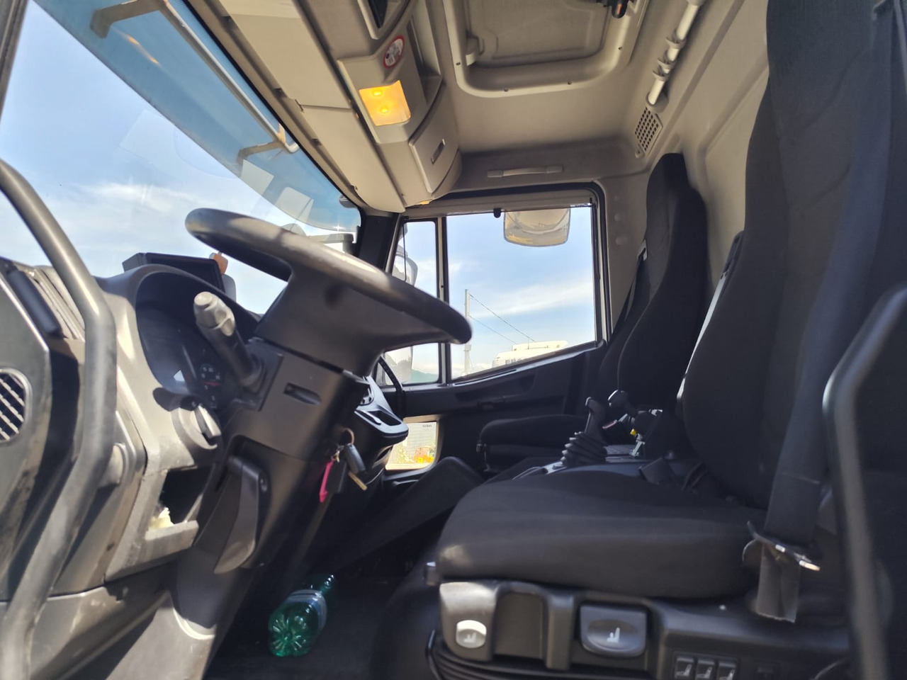 Camion benne, Camion grue IVECO EUROCARGO 140-250: photos 13