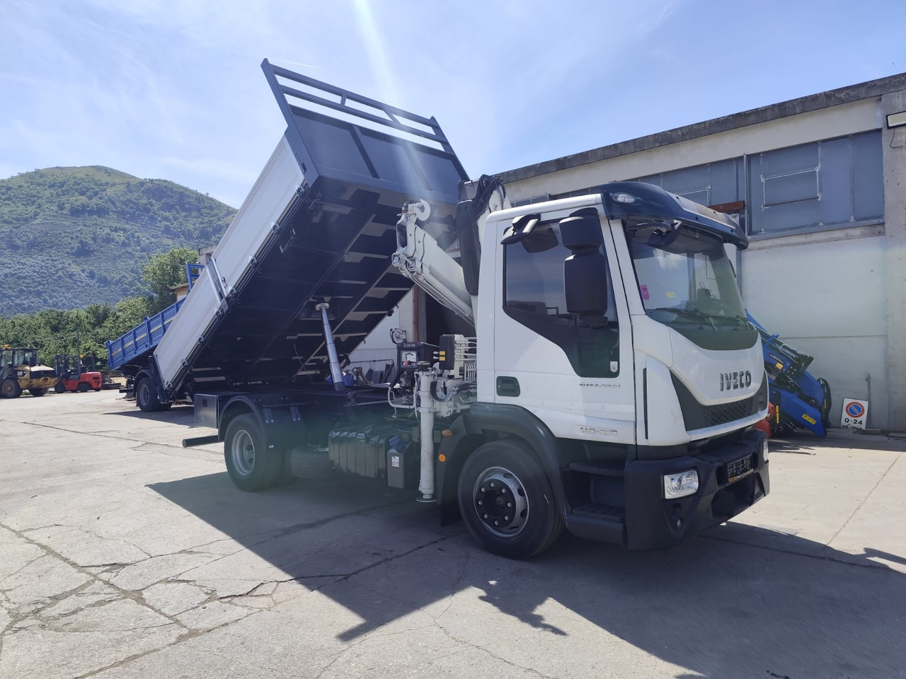Camion benne, Camion grue IVECO EUROCARGO 140-250: photos 31