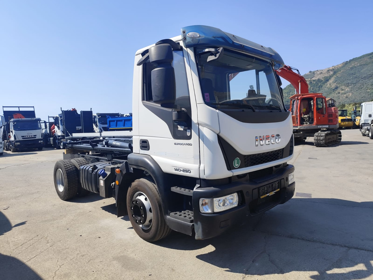 IVECO EUROCARGO 140-250 - Camion ampliroll: photos 1 IVECO EUROCARGO 140-250 - Camion ampliroll: photos 1
