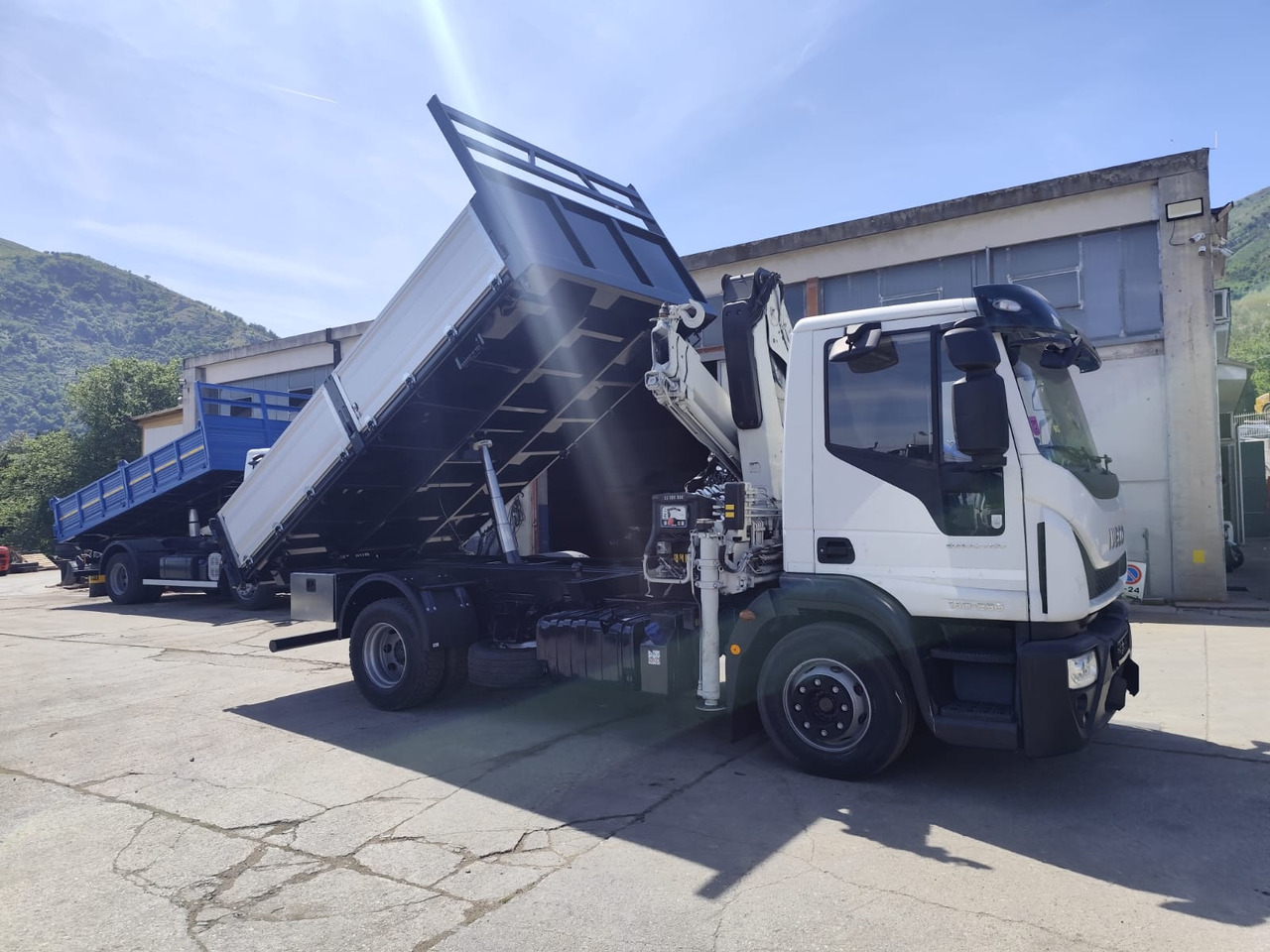 Camion benne, Camion grue IVECO EUROCARGO 140-250: photos 30