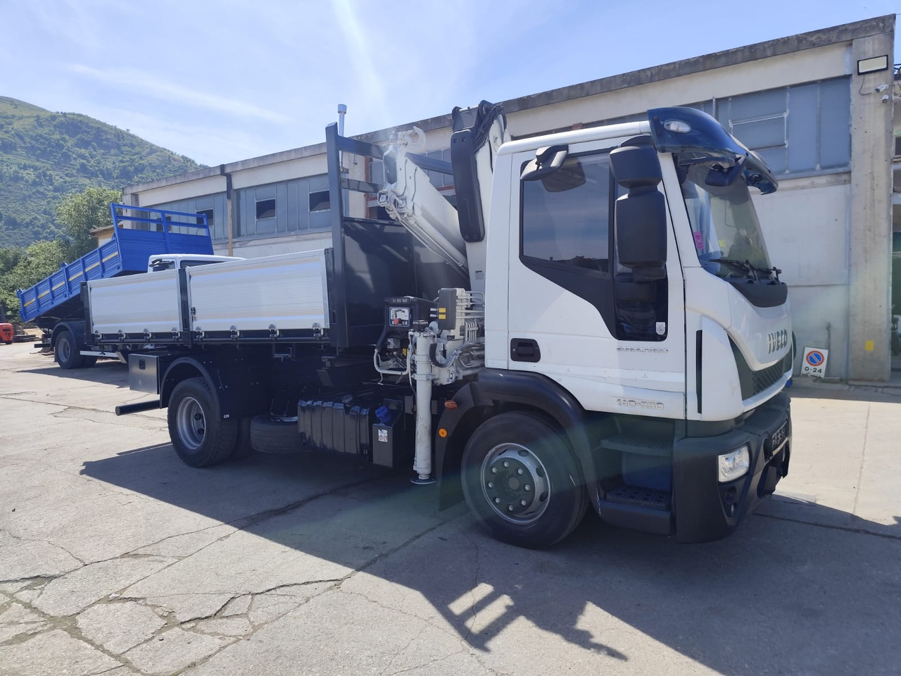 Camion benne, Camion grue IVECO EUROCARGO 140-250: photos 17