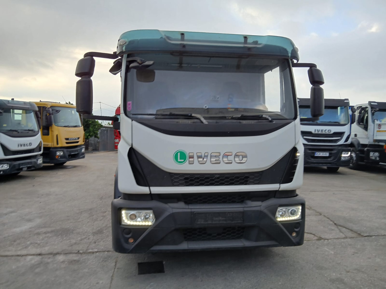 IVECO EUROCARGO 140-250 - Camion grue: photos 3 IVECO EUROCARGO 140-250 - Camion grue: photos 3