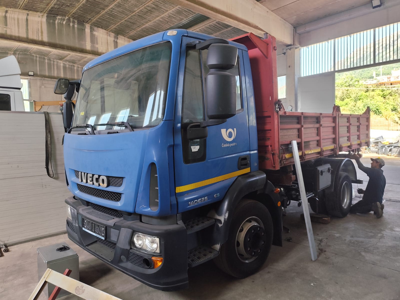 IVECO EUROCARGO 140E25 - Camion benne: photos 1 IVECO EUROCARGO 140E25 - Camion benne: photos 1